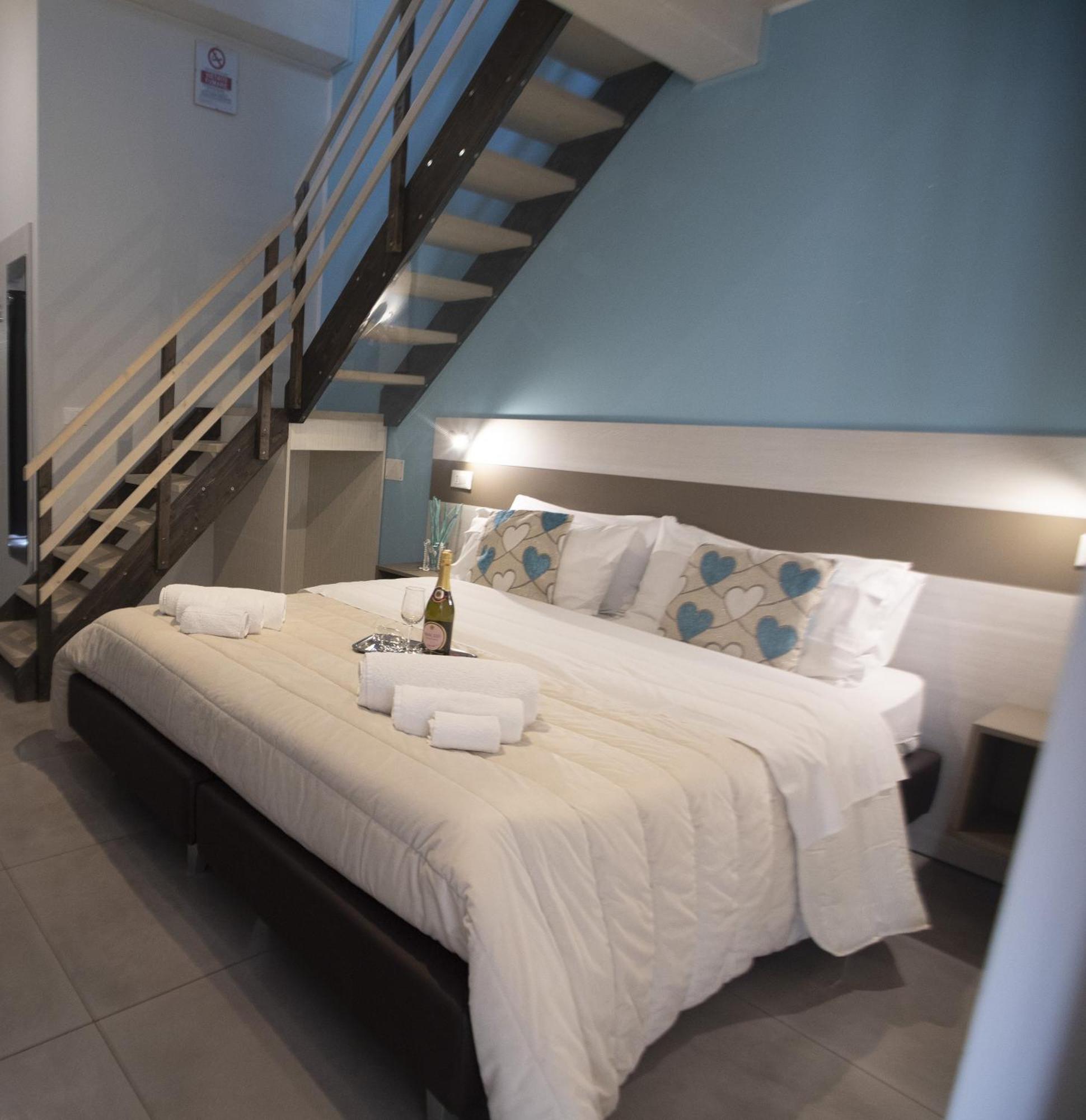 La Perla Amantea - Rooms & Apartaments מראה חיצוני תמונה