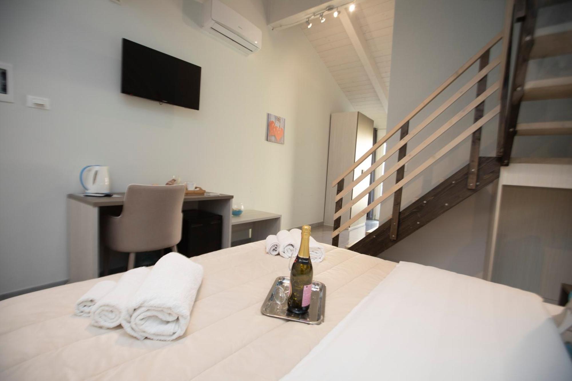 La Perla Amantea - Rooms & Apartaments מראה חיצוני תמונה