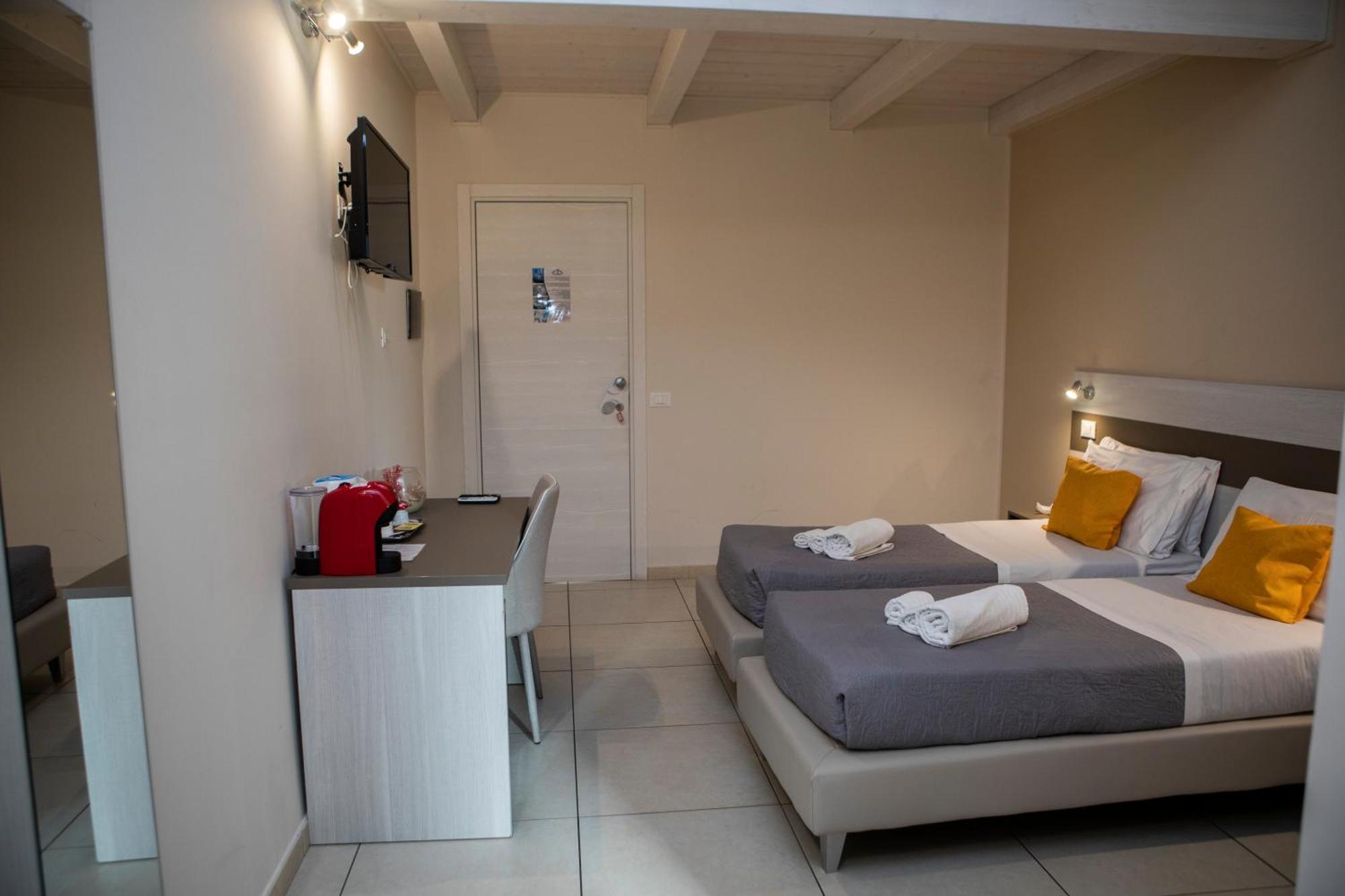 La Perla Amantea - Rooms & Apartaments מראה חיצוני תמונה