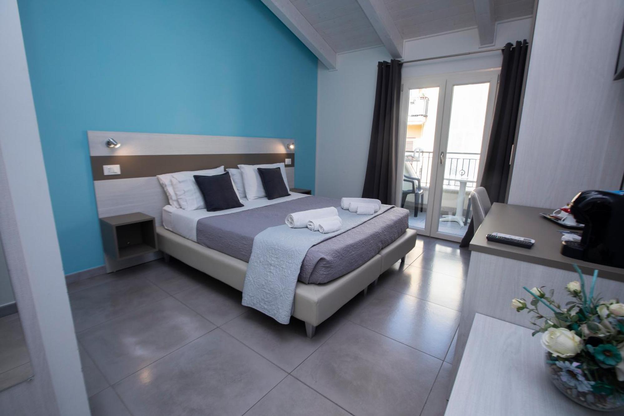 La Perla Amantea - Rooms & Apartaments מראה חיצוני תמונה