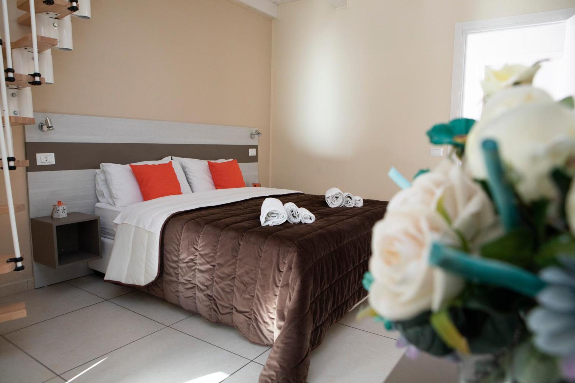 La Perla Amantea - Rooms & Apartaments מראה חיצוני תמונה