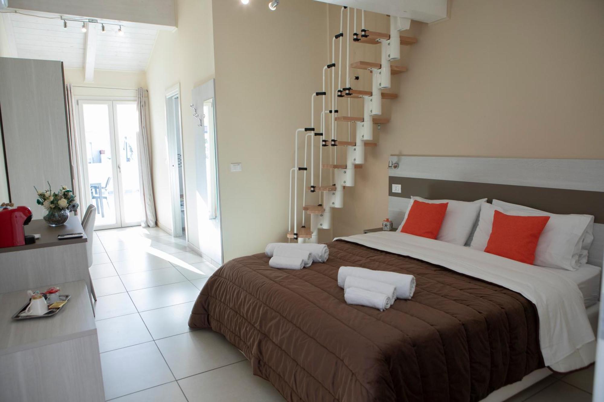 La Perla Amantea - Rooms & Apartaments מראה חיצוני תמונה