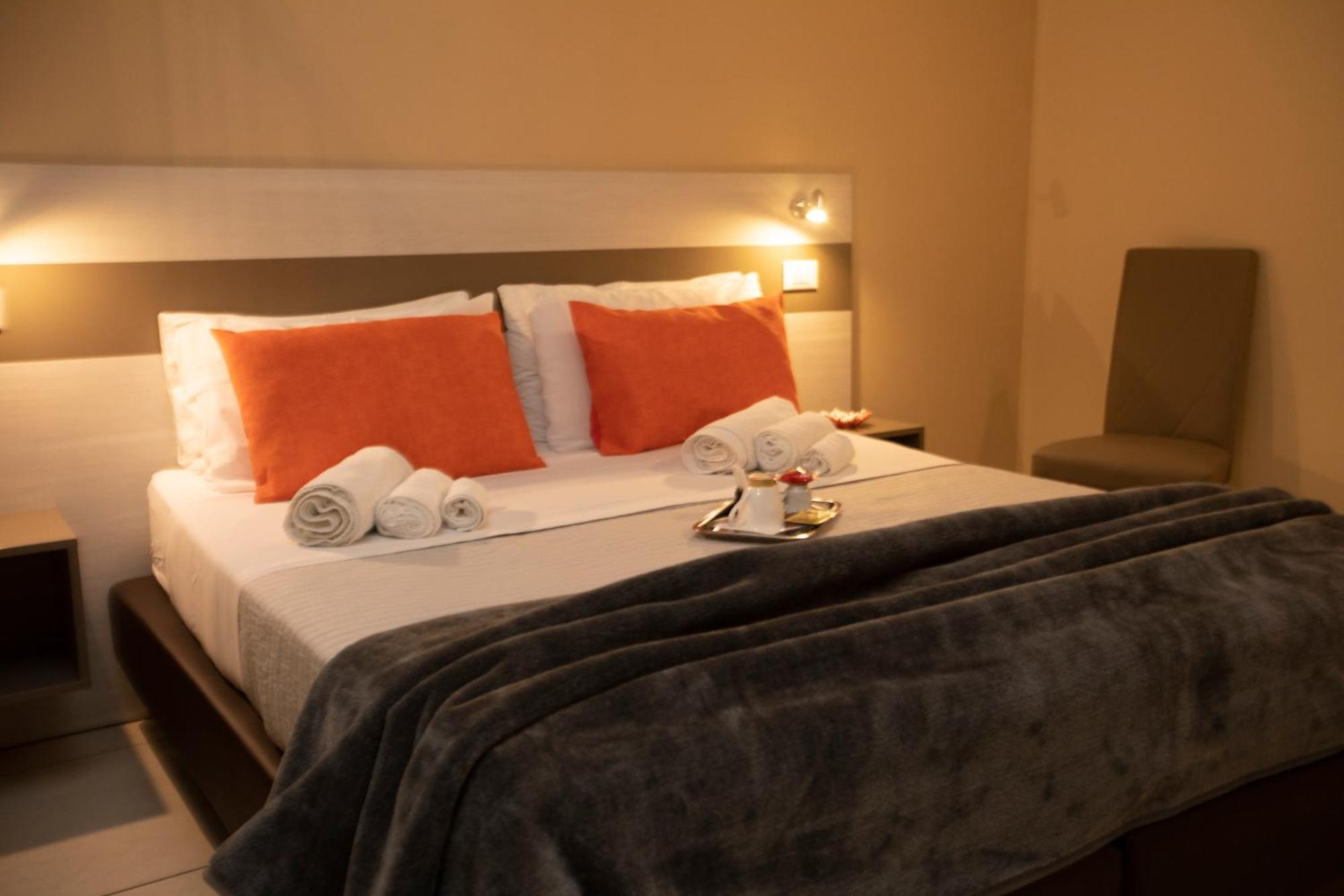 La Perla Amantea - Rooms & Apartaments מראה חיצוני תמונה