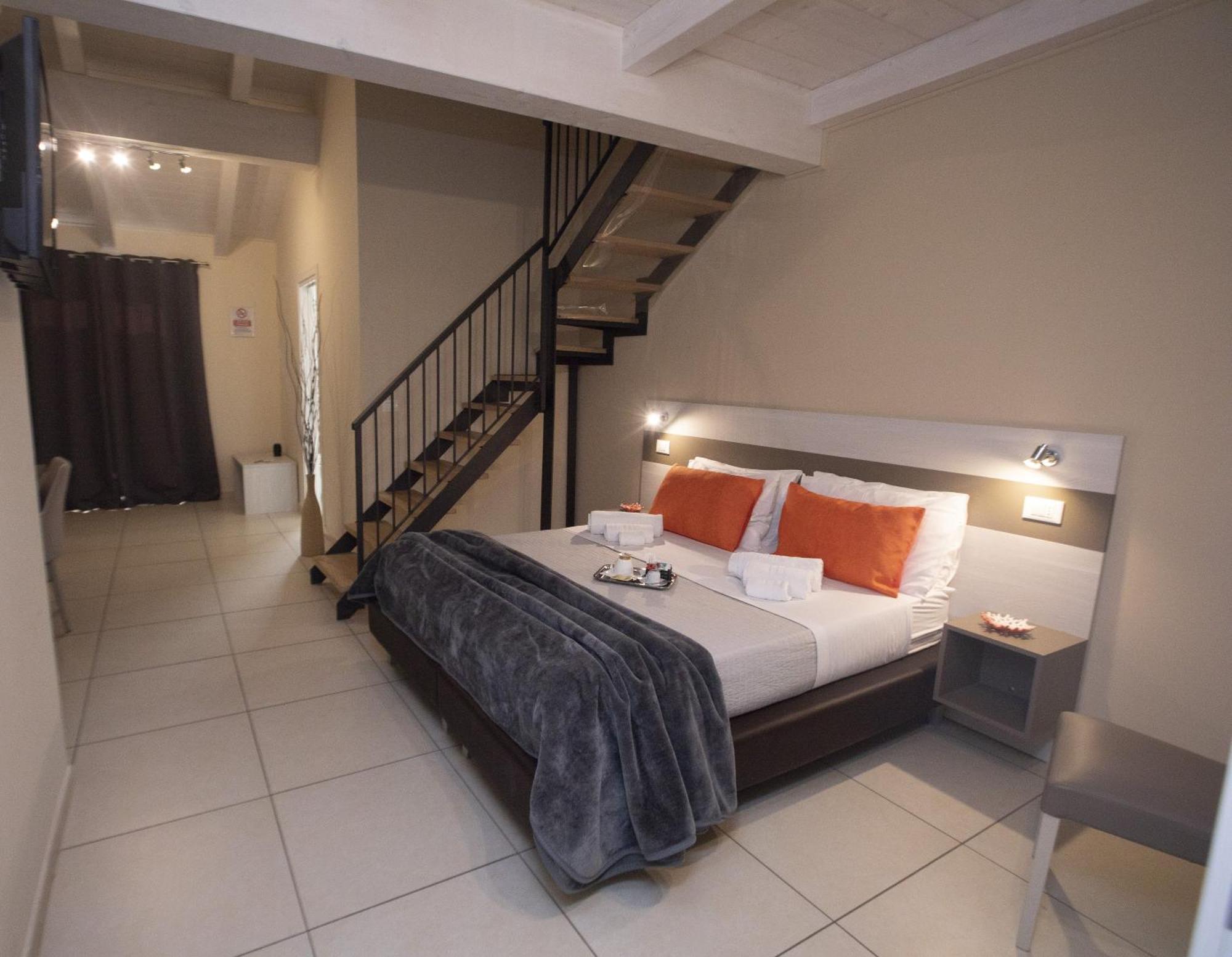 La Perla Amantea - Rooms & Apartaments מראה חיצוני תמונה