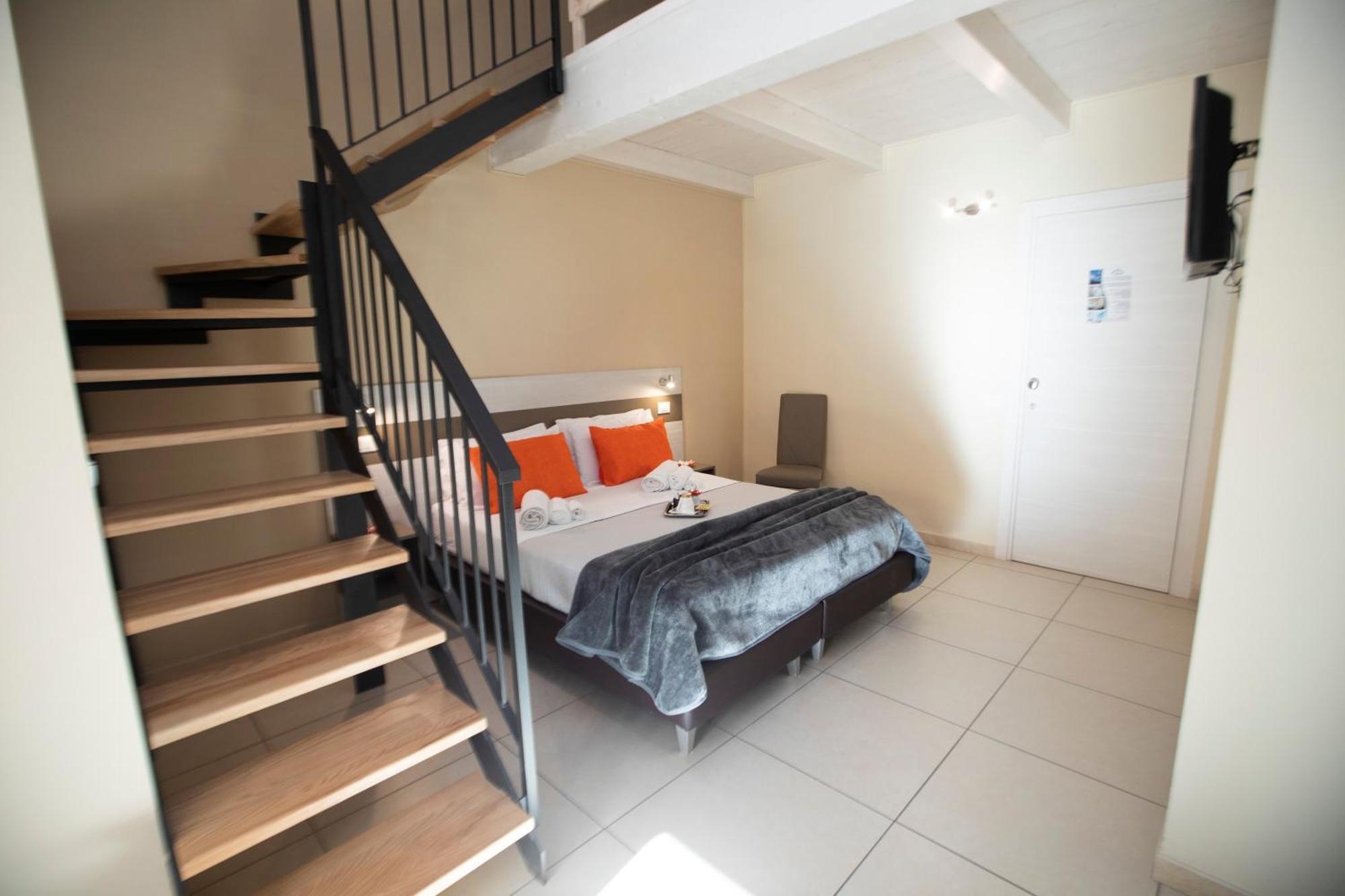 La Perla Amantea - Rooms & Apartaments מראה חיצוני תמונה