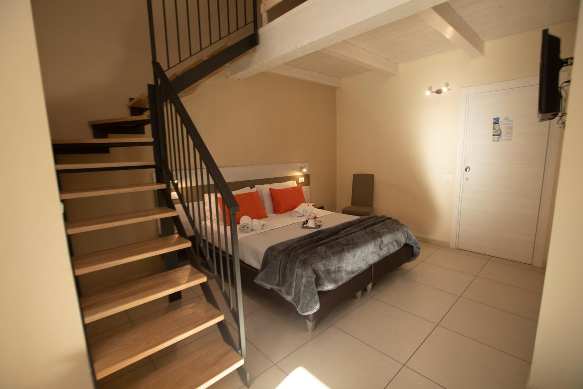 La Perla Amantea - Rooms & Apartaments מראה חיצוני תמונה