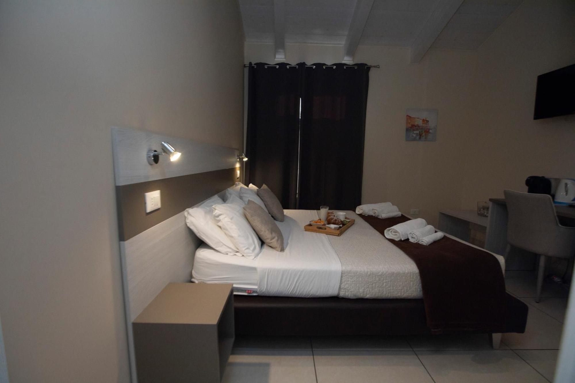 La Perla Amantea - Rooms & Apartaments מראה חיצוני תמונה