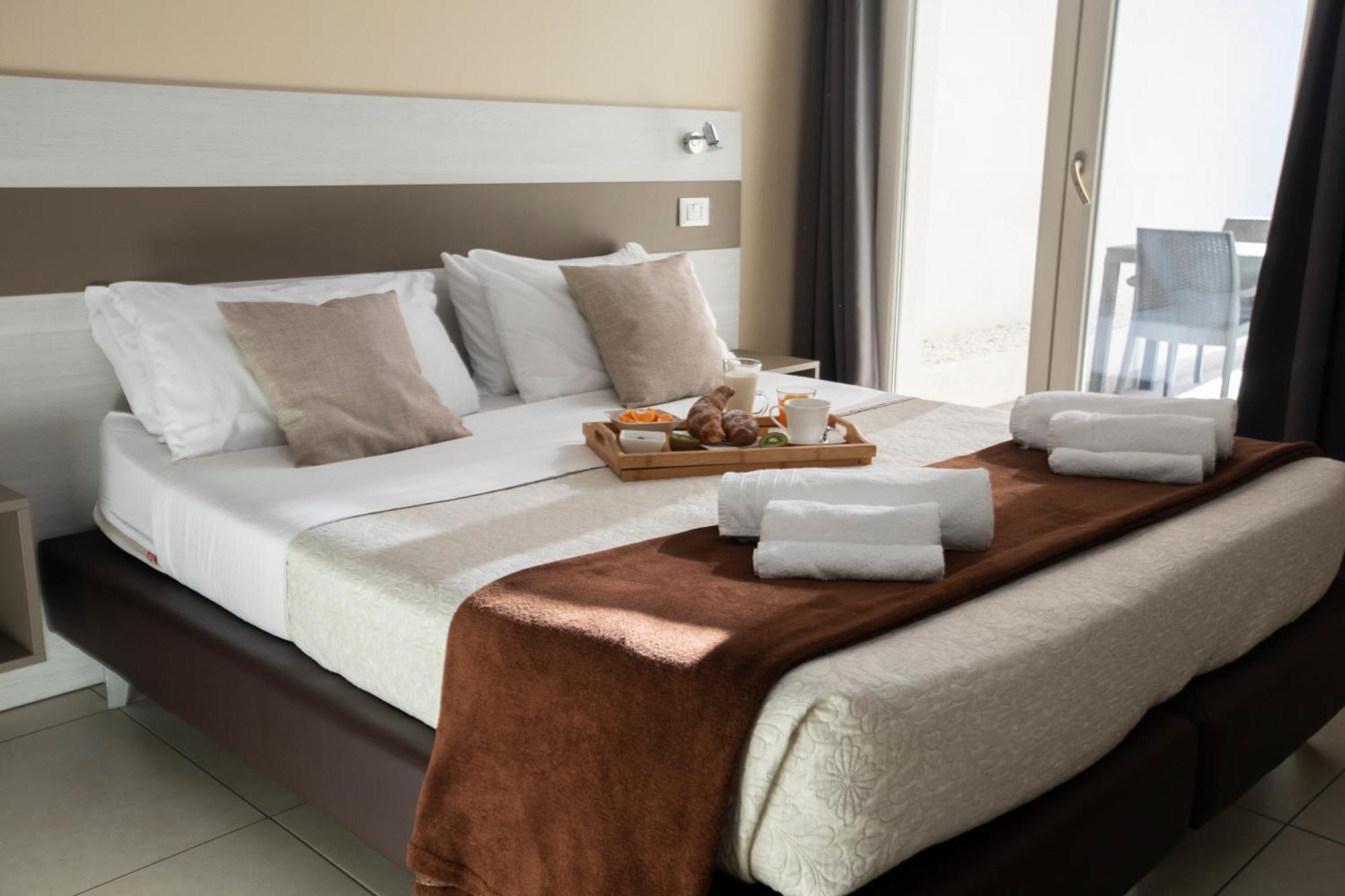 La Perla Amantea - Rooms & Apartaments מראה חיצוני תמונה