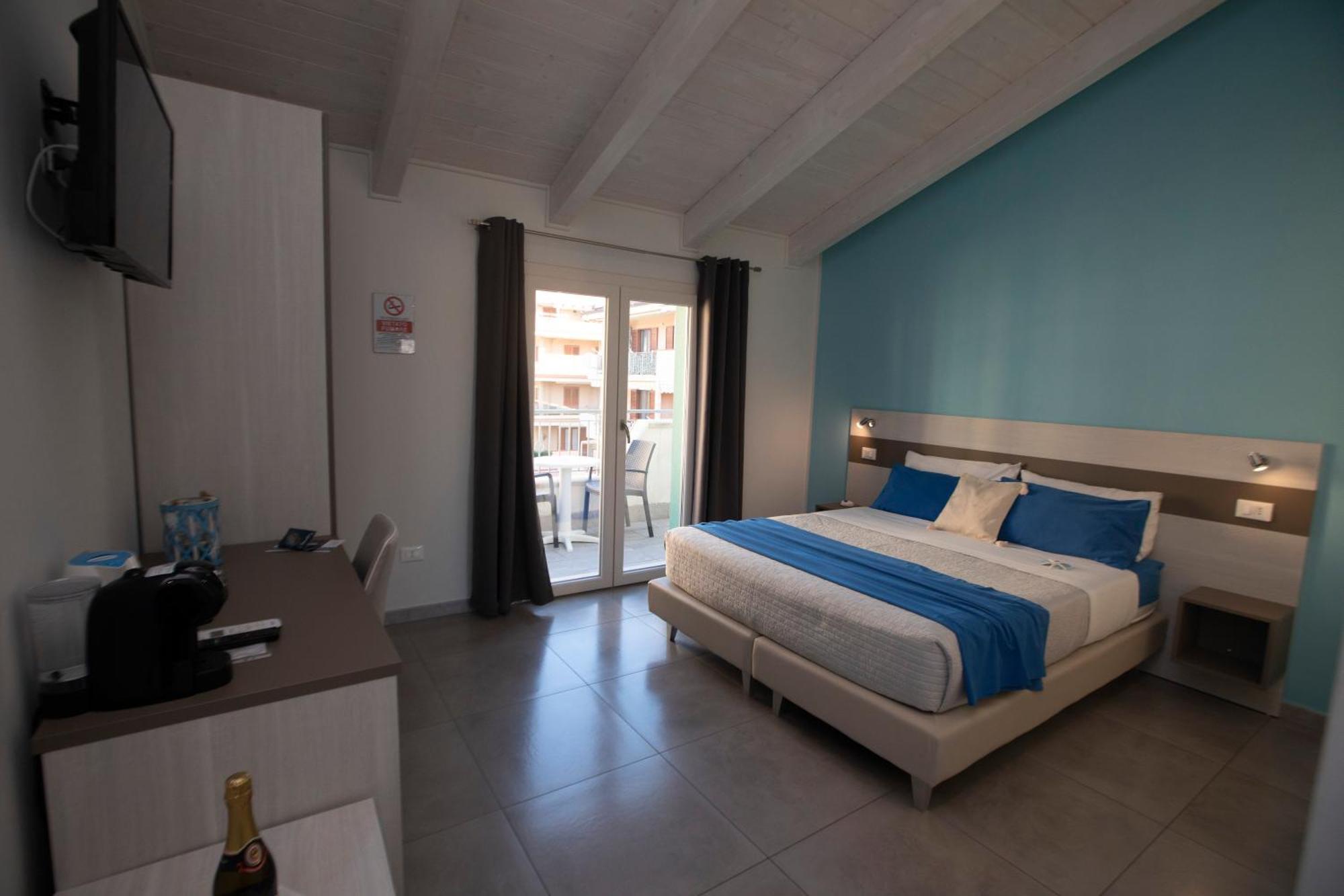La Perla Amantea - Rooms & Apartaments מראה חיצוני תמונה
